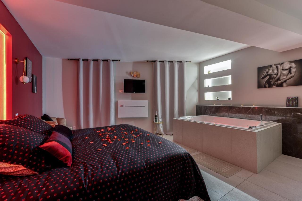 Les Gites De Laure - O Lit Divin, Instant De Volupte, Balneo Sauna, Climatisation, Netflix, 160M De La Cite Medievale Каркасон Екстериор снимка