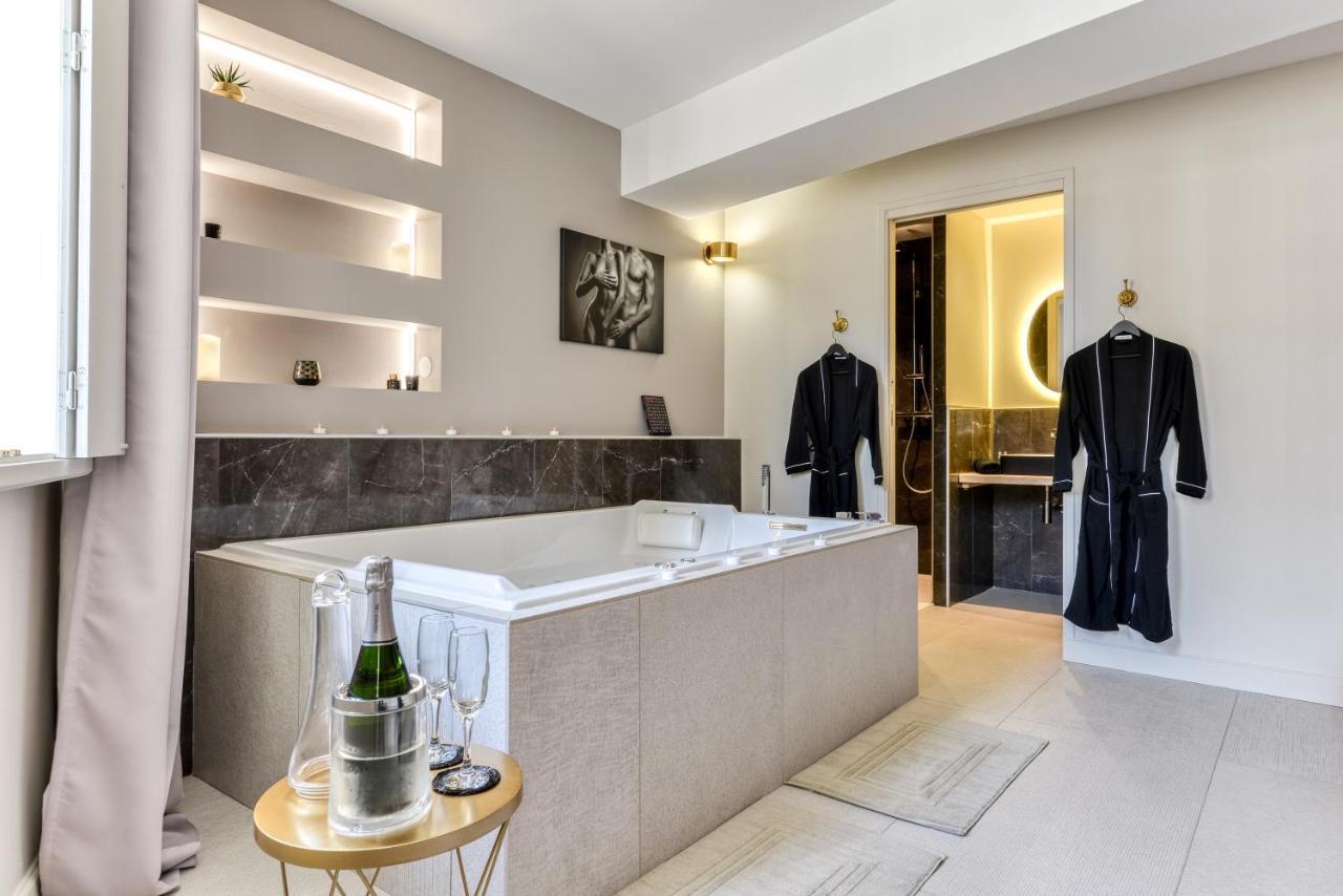 Les Gites De Laure - O Lit Divin, Instant De Volupte, Balneo Sauna, Climatisation, Netflix, 160M De La Cite Medievale Каркасон Екстериор снимка