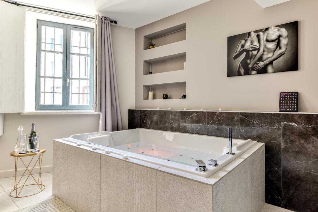 Les Gites De Laure - O Lit Divin, Instant De Volupte, Balneo Sauna, Climatisation, Netflix, 160M De La Cite Medievale Каркасон Екстериор снимка