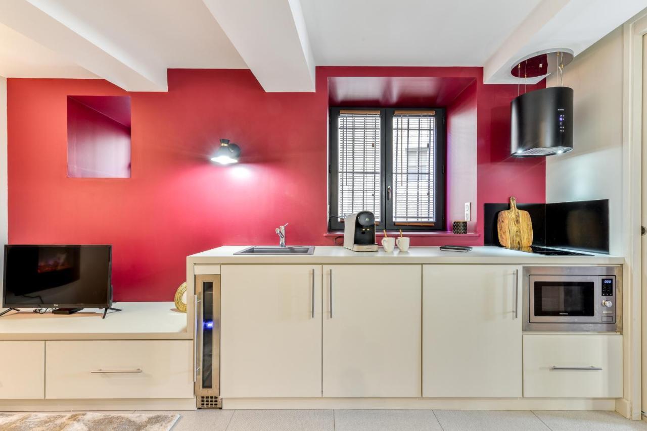 Les Gites De Laure - O Lit Divin, Instant De Volupte, Balneo Sauna, Climatisation, Netflix, 160M De La Cite Medievale Каркасон Екстериор снимка
