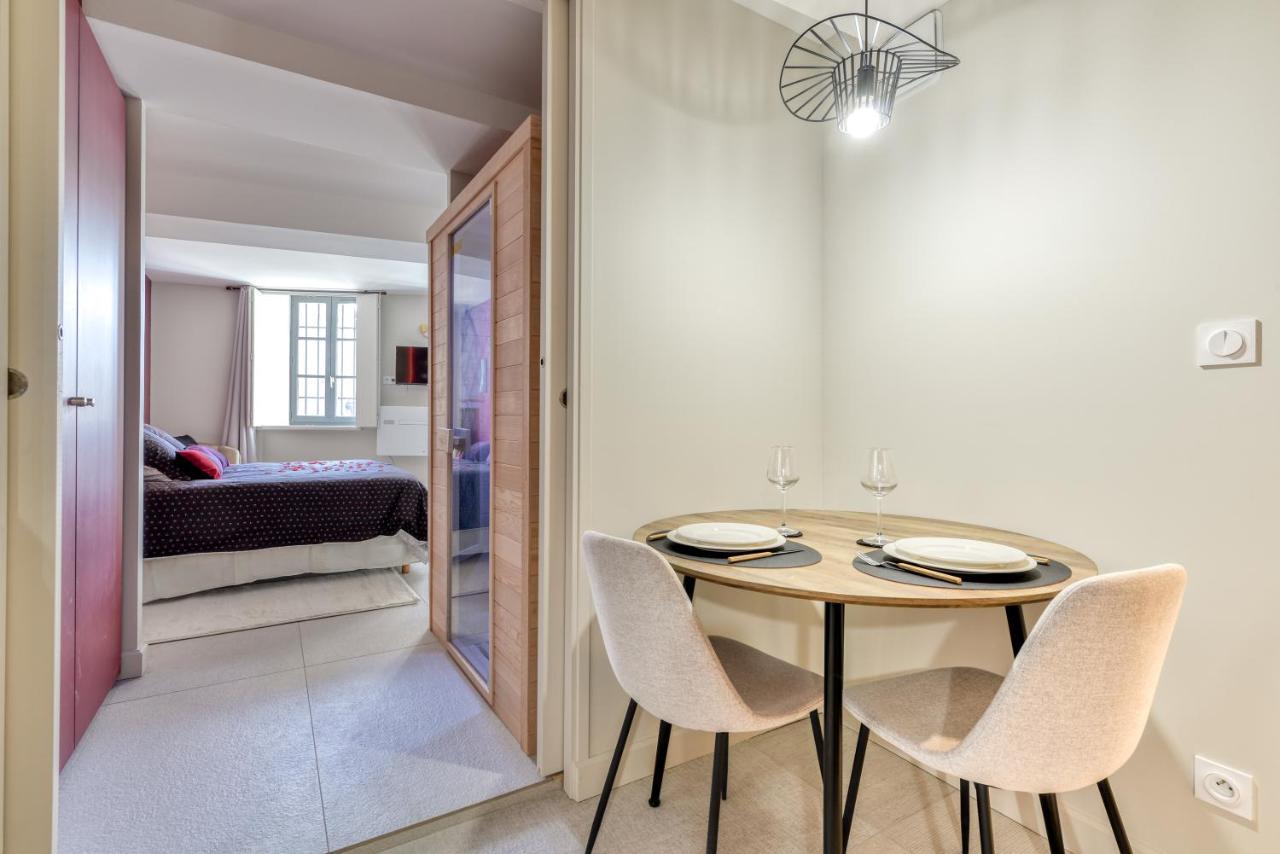 Les Gites De Laure - O Lit Divin, Instant De Volupte, Balneo Sauna, Climatisation, Netflix, 160M De La Cite Medievale Каркасон Екстериор снимка